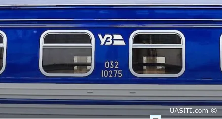 Через нічні обстріли на сході України Укрзалізниця тимчасово скасувала частину пасажирських поїздів. Таке рішення ухвалили з міркувань безпеки після п